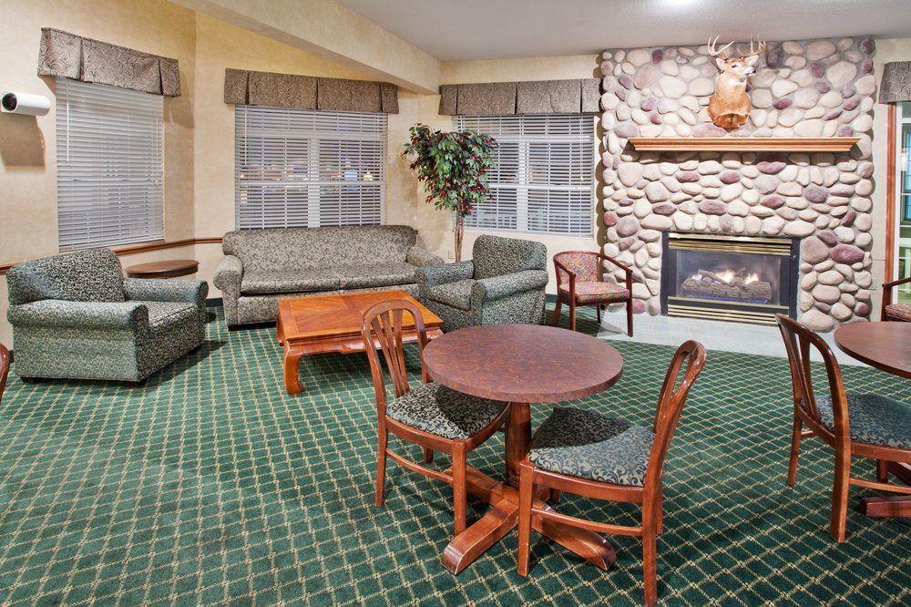 Holiday Inn Express St Ignace-Lake Central By Ihg Saint Ignace Exterior foto