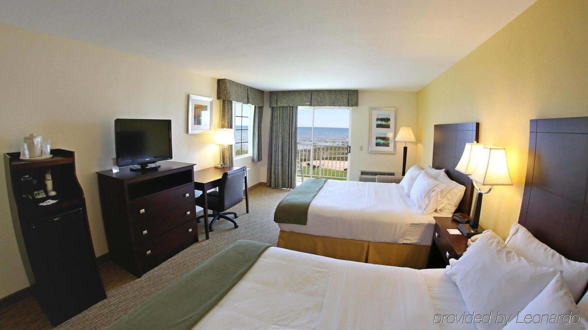 Holiday Inn Express St Ignace-Lake Central By Ihg Saint Ignace Exterior foto